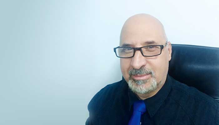 إيهاب فاروق حسني